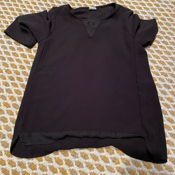 Vero Moda black with cute see through triangle at neckline. Size XS - Picture 2 of 3